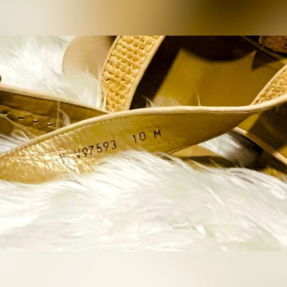 Stuart Weitzman Alex Crochet Ankle Strap Wedge Sandal Espadrille Swamp 10 M - Picture 8 of 10